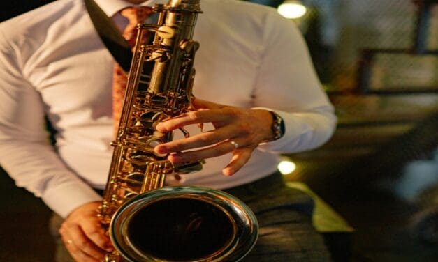 The Influence of Jazz on Lounge Music