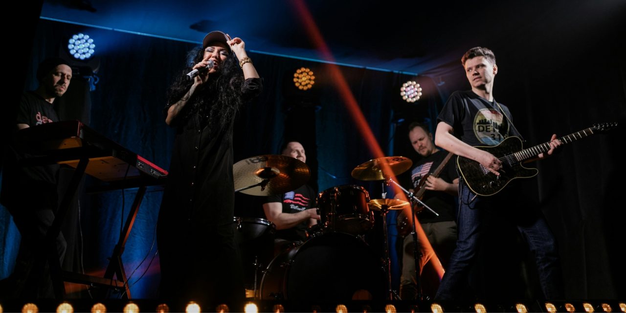 Echoes Reimagined: Lounge Sampling from Screens to Streams