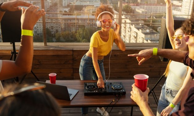 Chillhop Essentials Live – When Lo-Fi Left the Bedroom