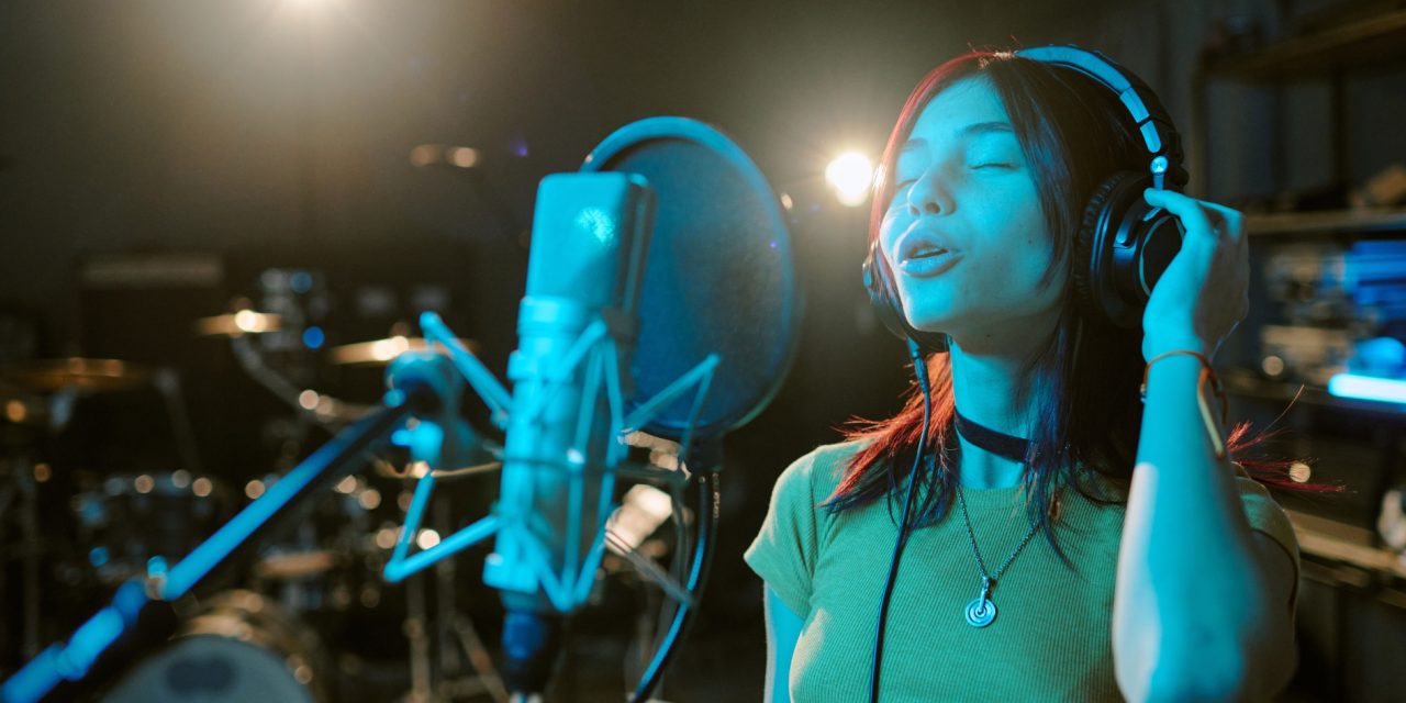 Fundamentals of Whispering Groove and Vocal Range