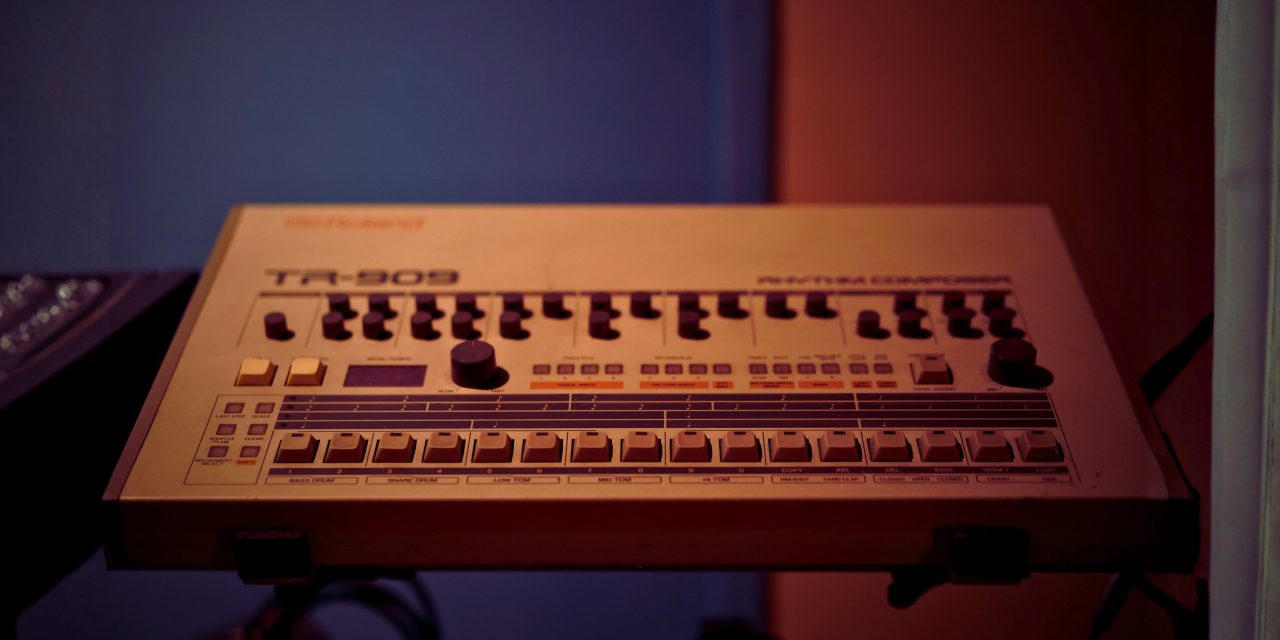 Retro Beats, Modern Magic: How 2025 Tech Revives Vintage Drum Machines
