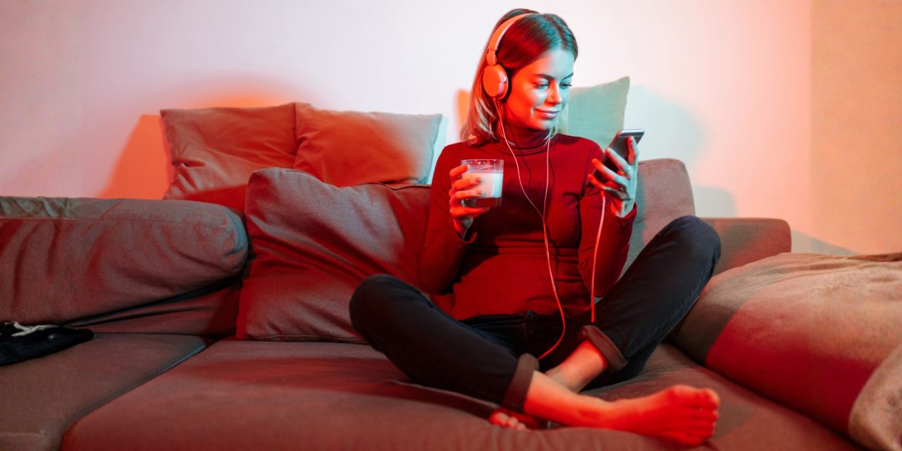 The Impact of Technology on Lounge Music and Ambient Sound Design