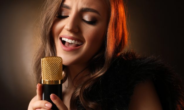Emotional Expression in Lounge Vocal Performance