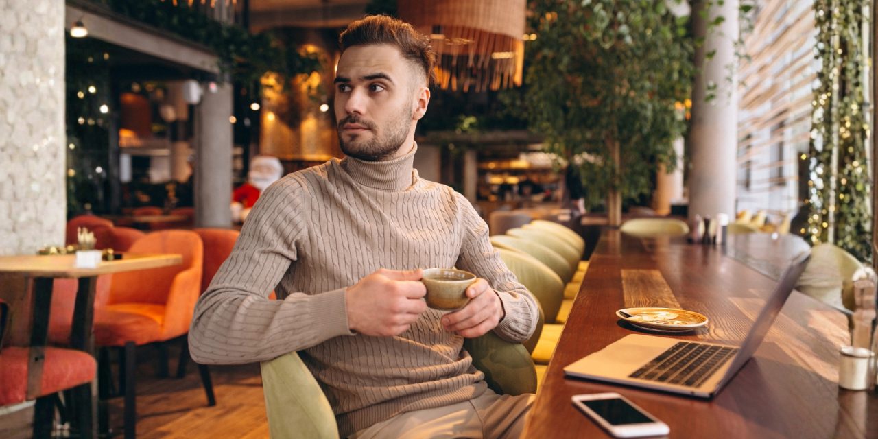 Shaping the Coffeehouse Mood Through Smart Music Platforms