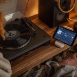When Vinyl Warmth Meets Digital Ease: How Streaming Shapes Modern Listening