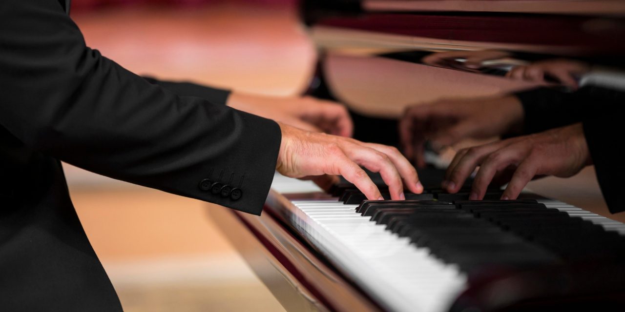 Inside the Luxury Lounge Chord: Extensions, Color Tones, and Smooth Voicing