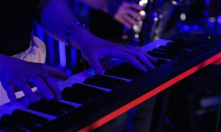 Touch Matters: Weighted vs Semi-Weighted Keybeds Explained