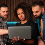 Smooth Gigs, Steady Vibes: How Lounge Artists Can Choose the Right Clients