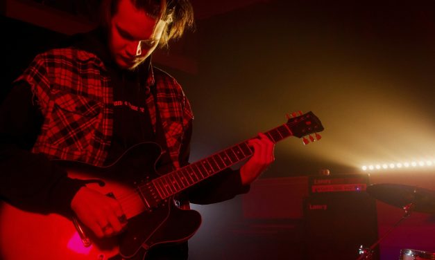 Dialing in Guitar Action for Lounge Music: Clean Feel, Smooth Flow