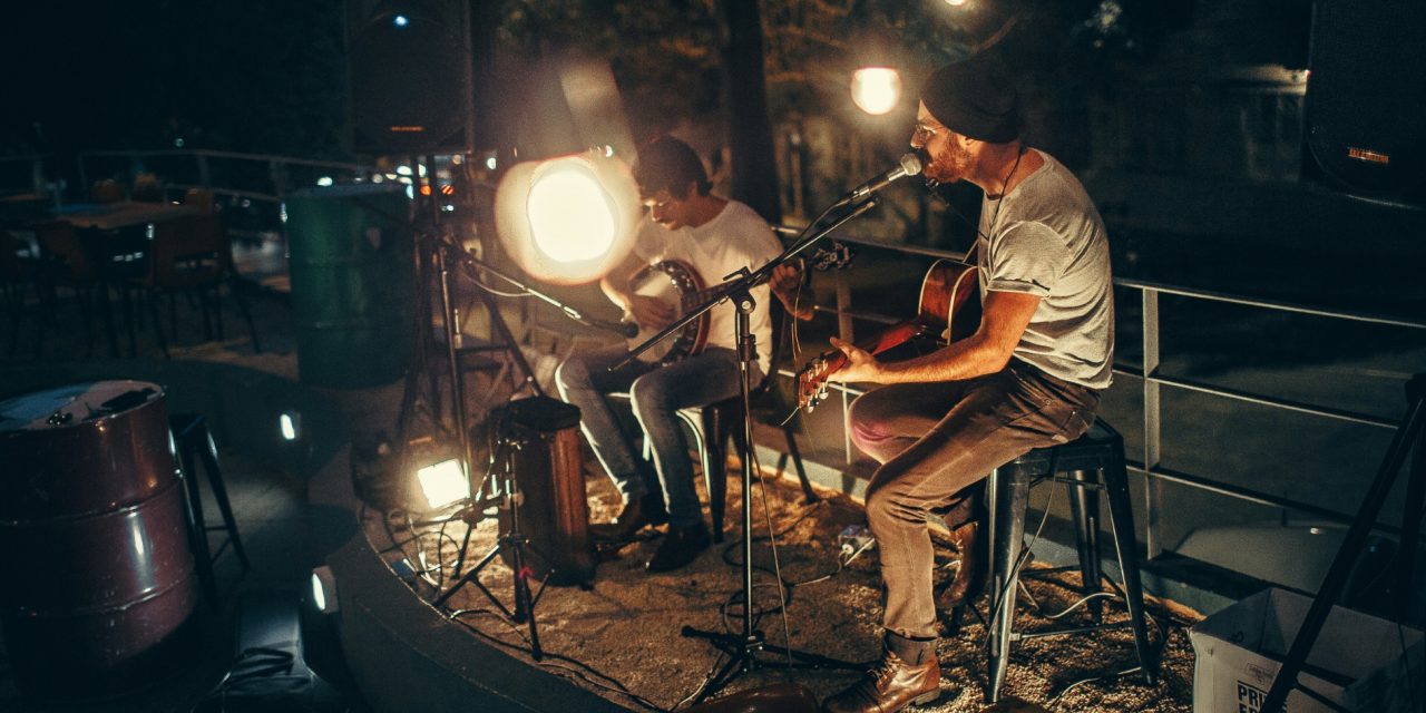 Tight Timing, Natural Feel: The Balance Every Lounge Musician Needs