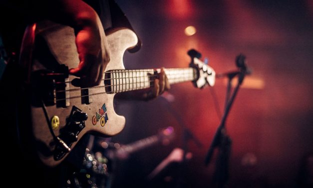 Best Guitar & Bass Strings for Smooth Lounge Tone: Build a Warmer, More Relaxed Sound
