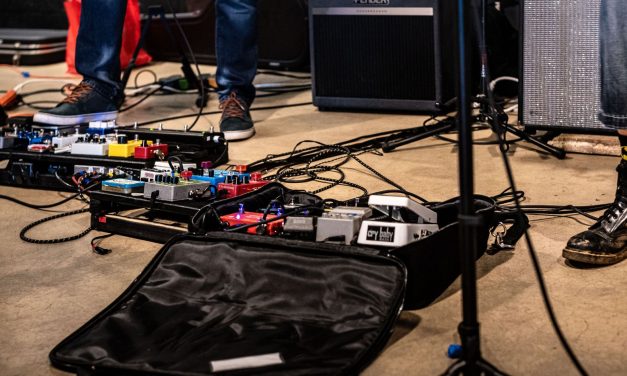 Protecting Your Sound: Power Supply Care for Lounge Musicians 