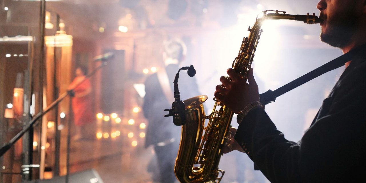 The Groove and Phrasing Secrets Behind Luxury Lounge Saxophone 