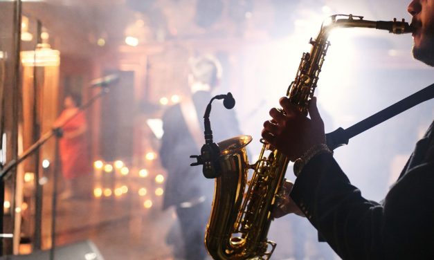 The Groove and Phrasing Secrets Behind Luxury Lounge Saxophone 